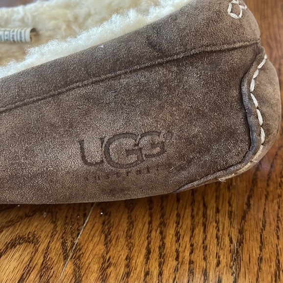 Ugg Ansley moccasin Slipper chocolate brown women’s size 10 sheepskin and suede - Picture 13 of 15